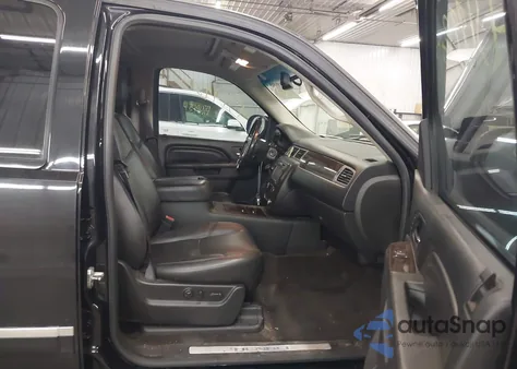 2014 GMC Yukon Xl 1500 Denali z USA, uszkodzony, nr VIN 1GKS2MEFXER210605